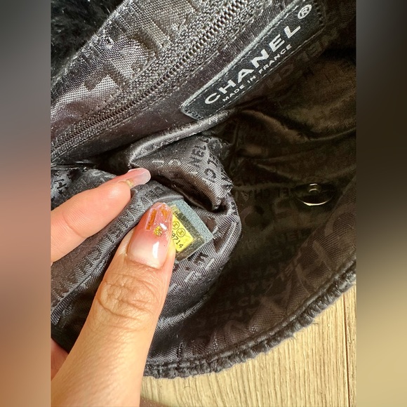 Chanel Black Fantasy Fur and Tweed Classic Flap Bag - Picture 6 of 10